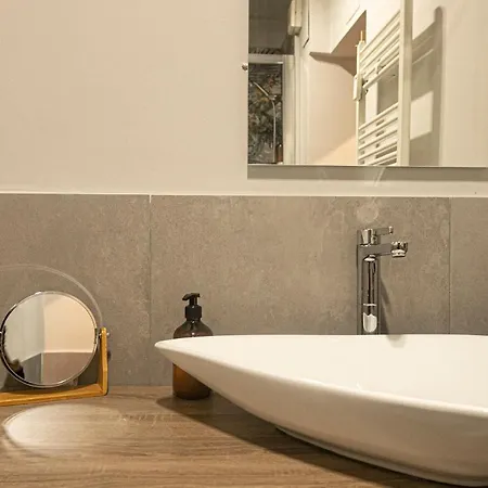 Apartment Giano Host - I Teatri Genoa