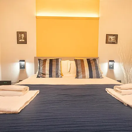 Giano Host - I Teatri Apartamento Génova