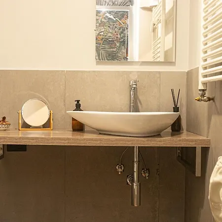 Giano Host - I Teatri Apartment Genoa
