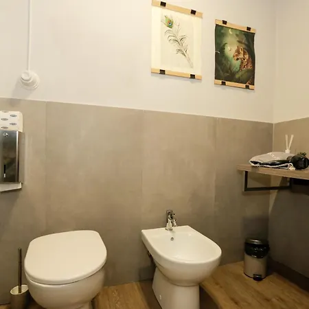 Next To Center - 1g Wifi - Netflix - Self Check-in *